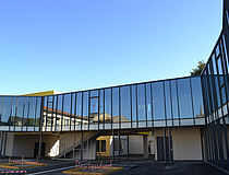 École maternelle Jean Jaurès : vue d'ensemble du bâtiment avant la fin des travaux - Agrandir l'image (fenêtre modale)