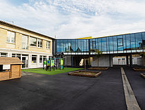 École maternelle Jean Jaurès : vue d'ensemble du bâtiment - Agrandir l'image (fenêtre modale)