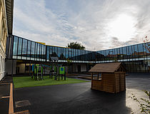 École maternelle Jean Jaurès : vue d'ensemble du bâtiment - Agrandir l'image (fenêtre modale)